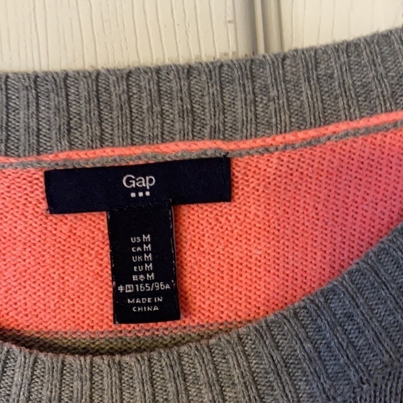 Gap women’s sweater; size medium - Picture 2 of 3